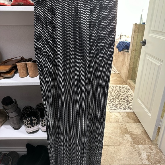 Vince Camuto medium jumpsuit, romper, black-and-white zip up pants sleeveless - Picture 7 of 7